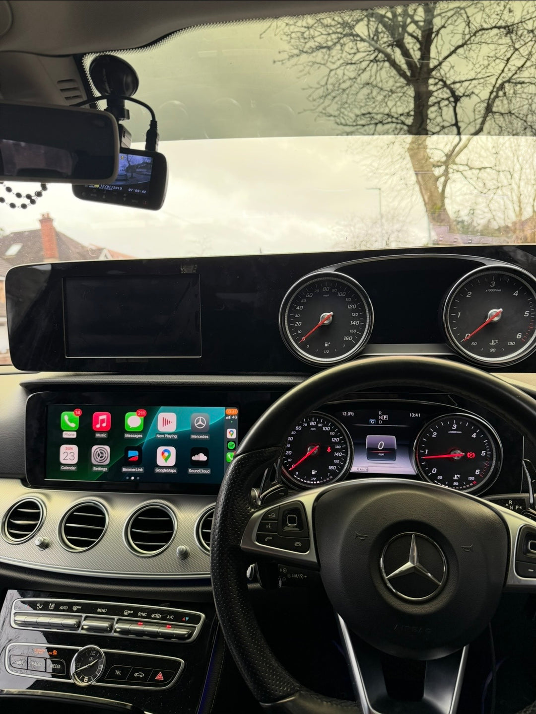 Mercedes W213 - Widescreen NTG 5.5 Command Retrofit (Analogue Dials)