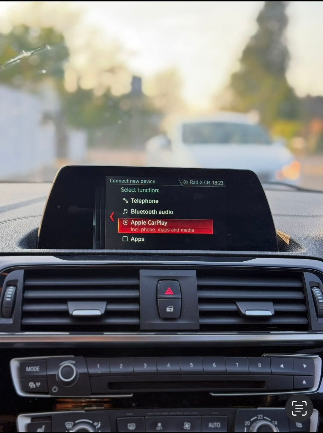 BMW EntryNav2 Head Unit with WiFi Port (OEM CarPlay Activated)